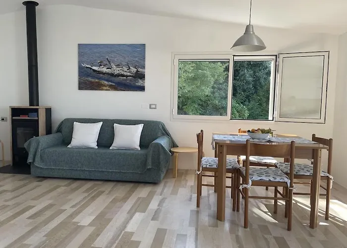 Villa Giulia - Apartment In Villa With Sea View